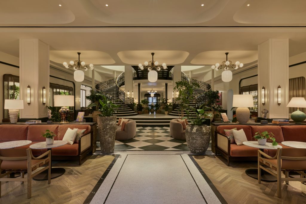 Il y a des ouvertures que l’on remarque, et puis il y a celles qui installent immédiatement une nouvelle conversation dans le paysage hôtelier. Six Senses London fait clairement partie de la seconde catégorie. 